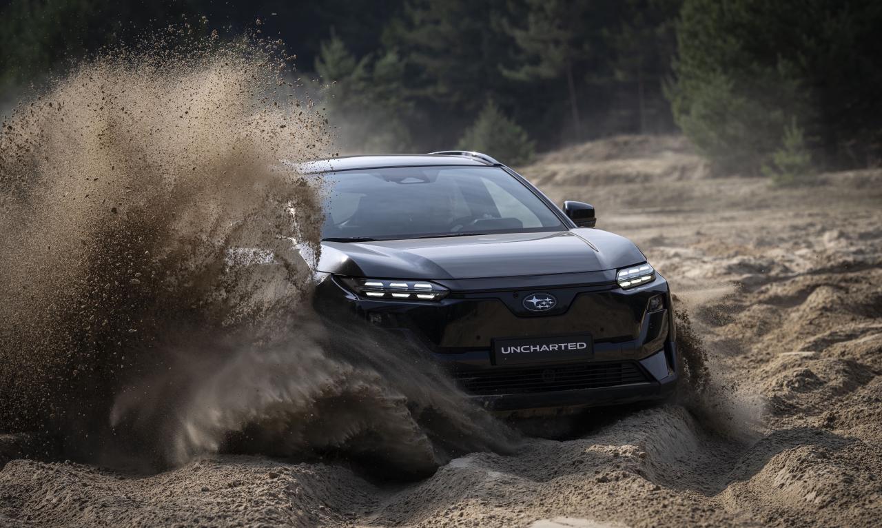 Subaru Uncharted Front/Seite in Fahrt