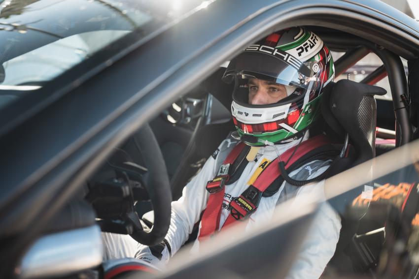 Porsche 911 GT2 RS MR Rekord Fahrer