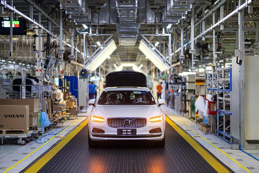 Volvo Produktionslinie fertiges Fahrzeug