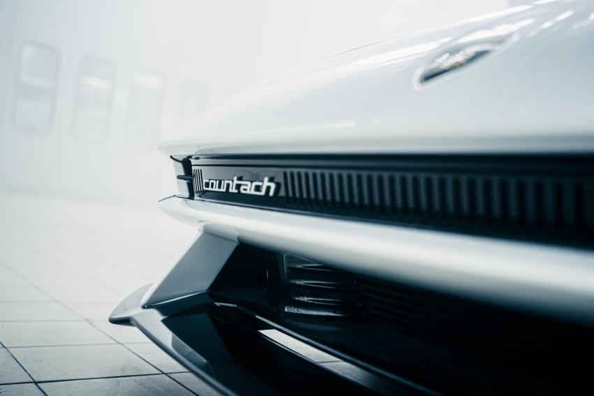 Lamborghini Countach Detail Front