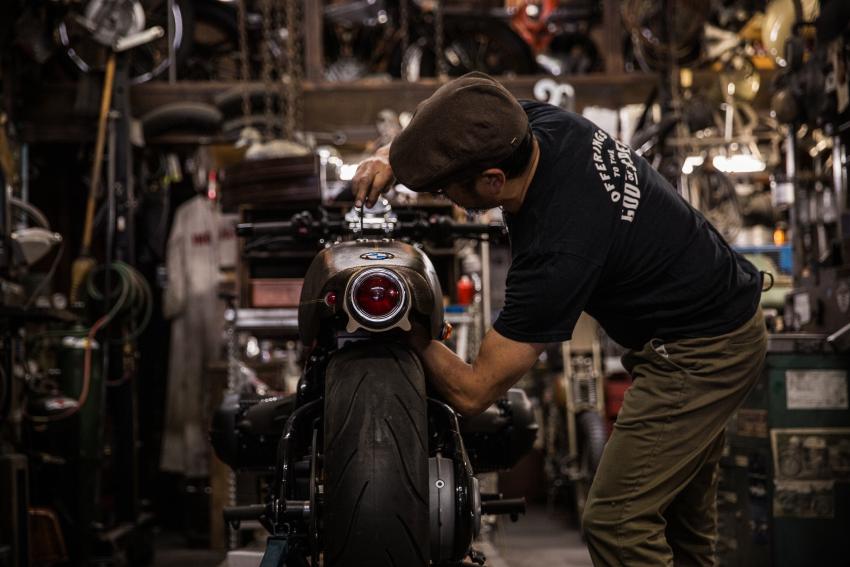 BMW R 18 Shinya Kimura in Werkstatt Heck