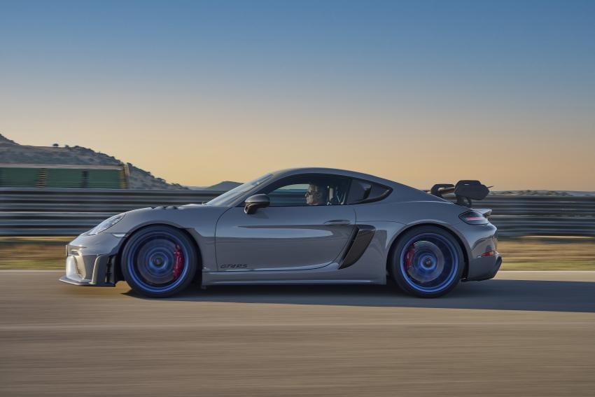 Porsche 718 Cayman GT4 RS Seite