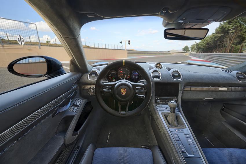 Porsche 718 Cayman GT4 RS Cockpit