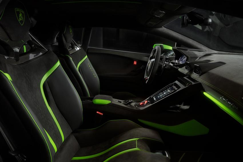 Lamborghini Huracan Tecnica Innenraum