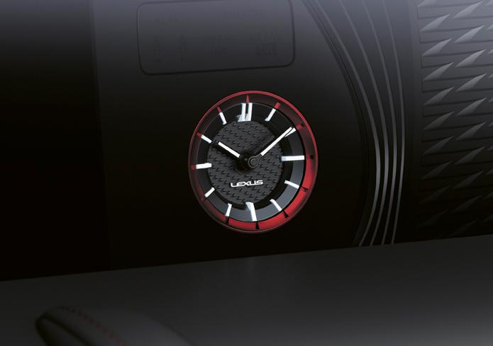 Lexus LC500 Uhr