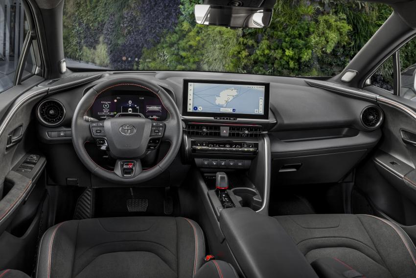 Toyota C-HR Cockpit