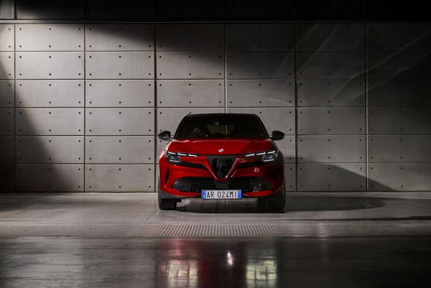 Alfa Romeo Milano Front