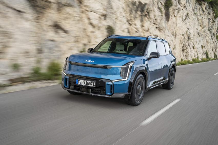 Kia EV9 Front/Seite in Fahrt