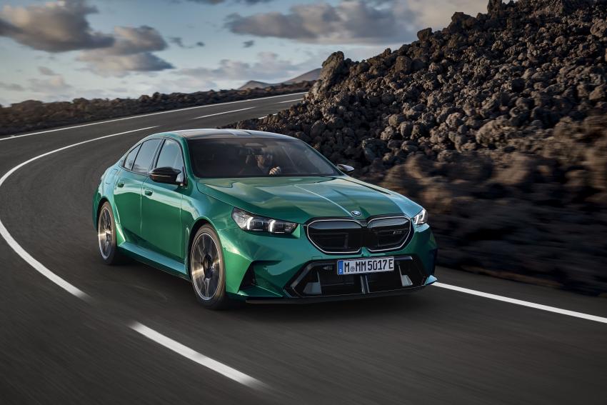 BMW M5 Front/Seite in Fahrt