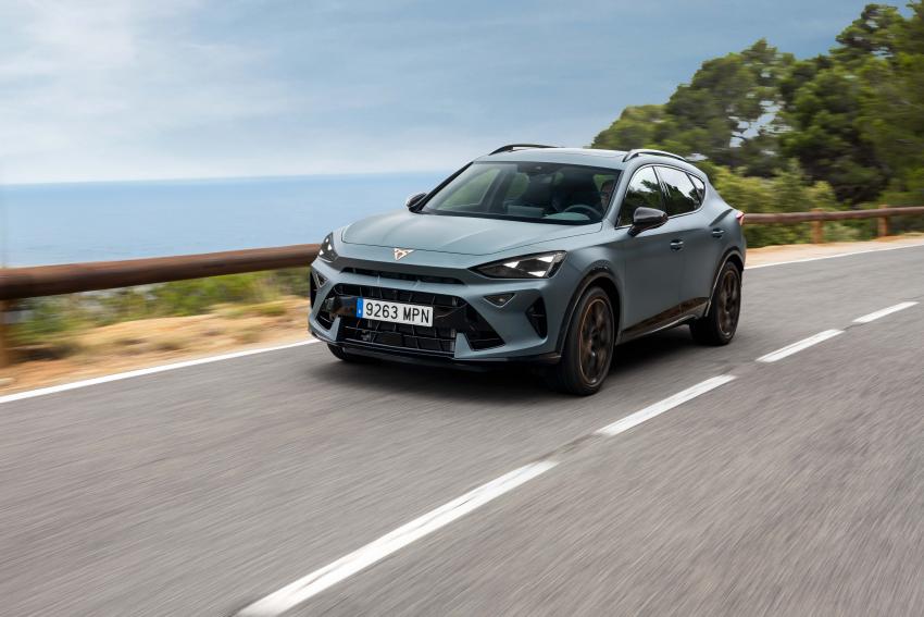 Cupra Formentor Front/Seite in Fahrt