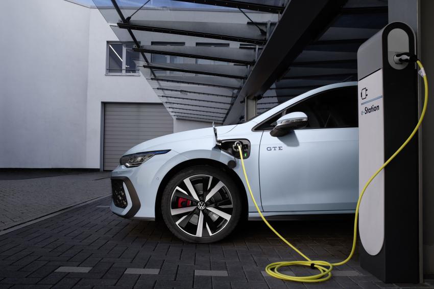 VW Golf GTE Seite