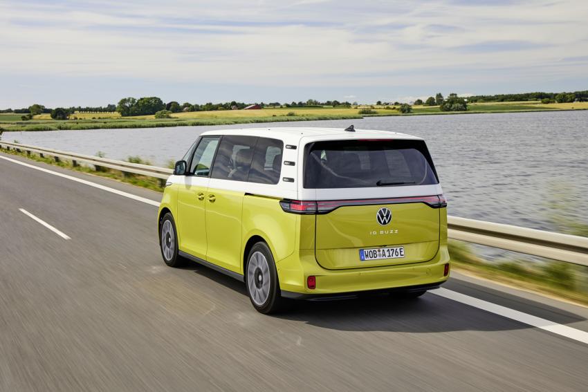 Volkswagen ID. Buzz Heck/Seite in Fahrt