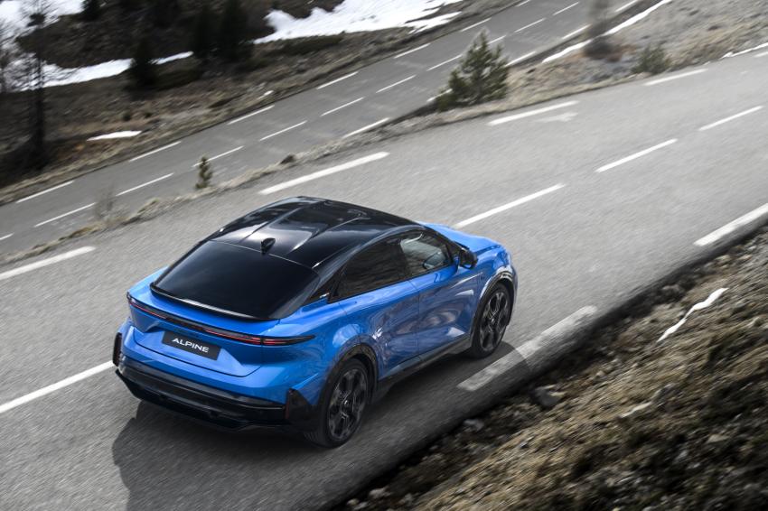 Alpine A390 Heck/Seite in Fahrt