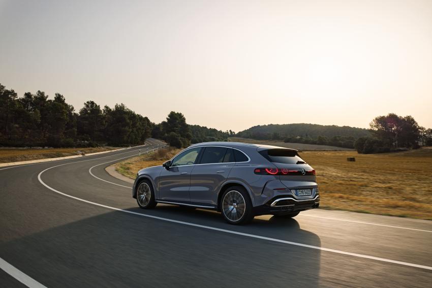 Mercedes-Benz GLC Seite/Heck in Fahrt