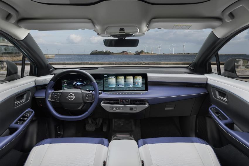Nissan Leaf Cockpit