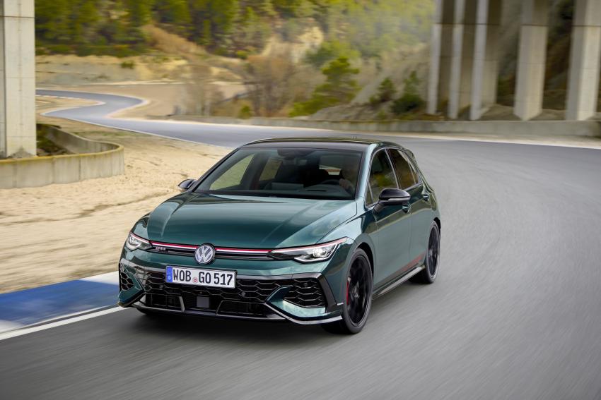 Volkswagen Golf GTI Edition 50 Front/Seite in Fahrt