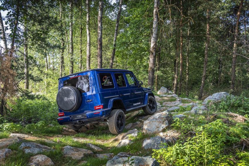 Mercedes-Benz G-Klasse Heck/Seite in Fahrt