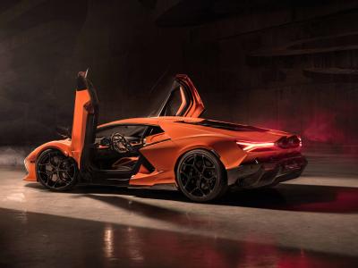 Lamborghini Revuelto