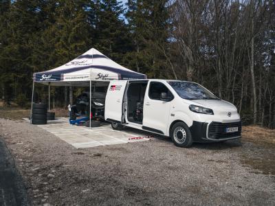 Toyota Proace mit offener Tür