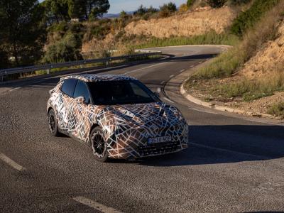 Cupra Raval Front/Seite in Fahrt