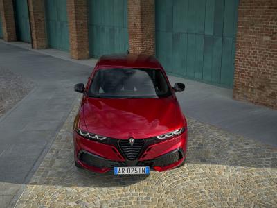 Alfa Romeo Tonale Front