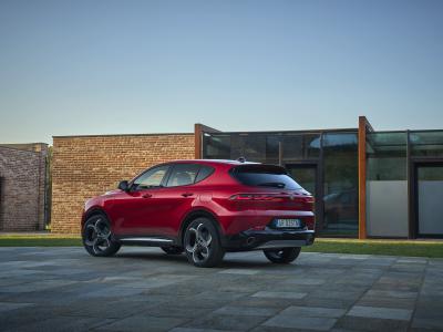 Alfa Romeo Tonale Heck/Seite