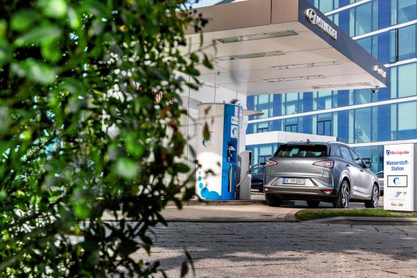 Der Nexo beim tanken