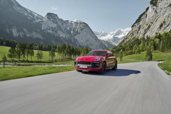 Porsche Macan Front