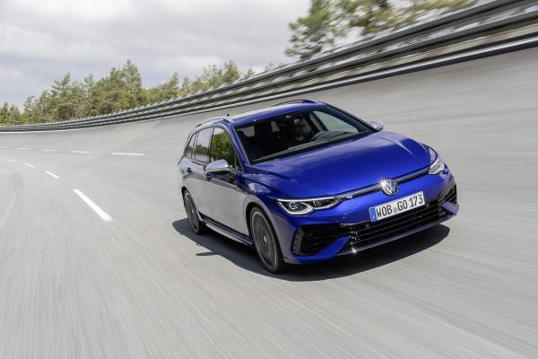 Volkswagen Golf R Variant Front