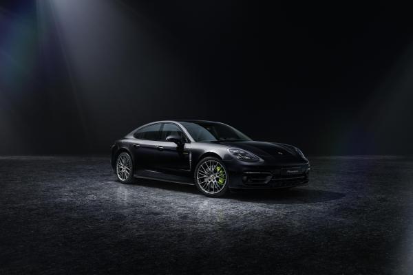 Porsche Panamera Platinum Edition Front