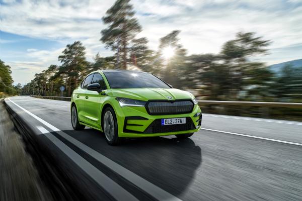 Škoda Enyaq Coupé in Fahrt