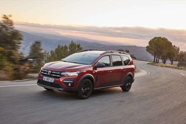 Dacia Jogger in Fahrt