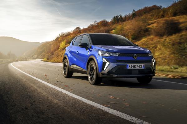 Renault Captur Front/Seite in Fahrt
