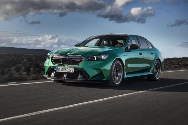 BMW M5 Front/Seite in Fahrt