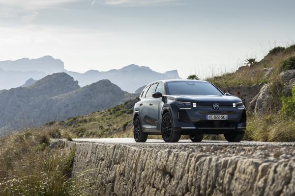 Citroen C5 Aircross Front/Seite in Fahrt