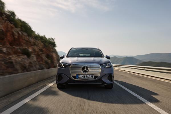 Mercedes-Benz GLC Front in Fahrt