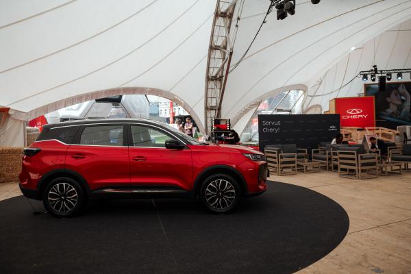 Chery Tiggo 4 Seite beim Launch-Event